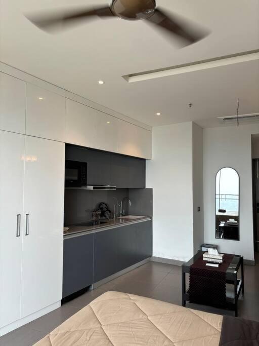 Countryside Luxury Suites - Supernova Noida New Delhi Exterior photo